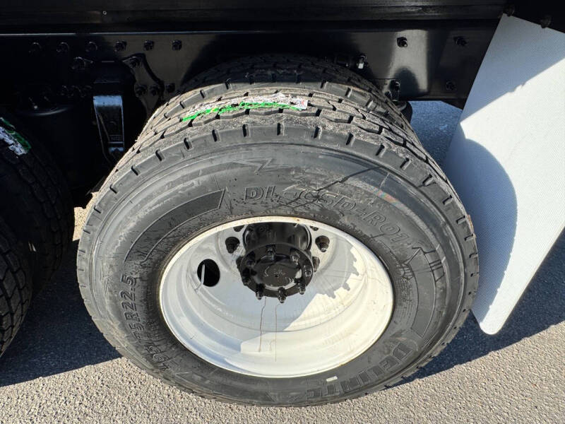 2017 Freightliner M2 106