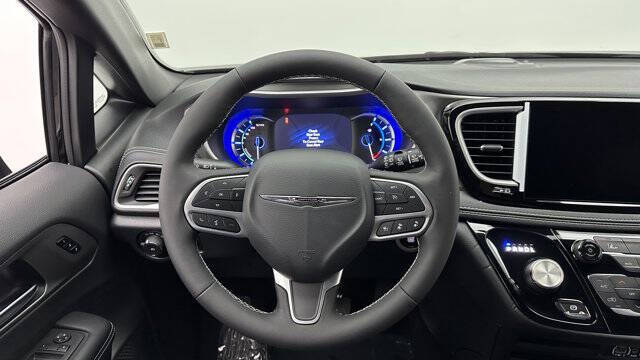 2025 Chrysler Pacifica Plug-In Hybrid