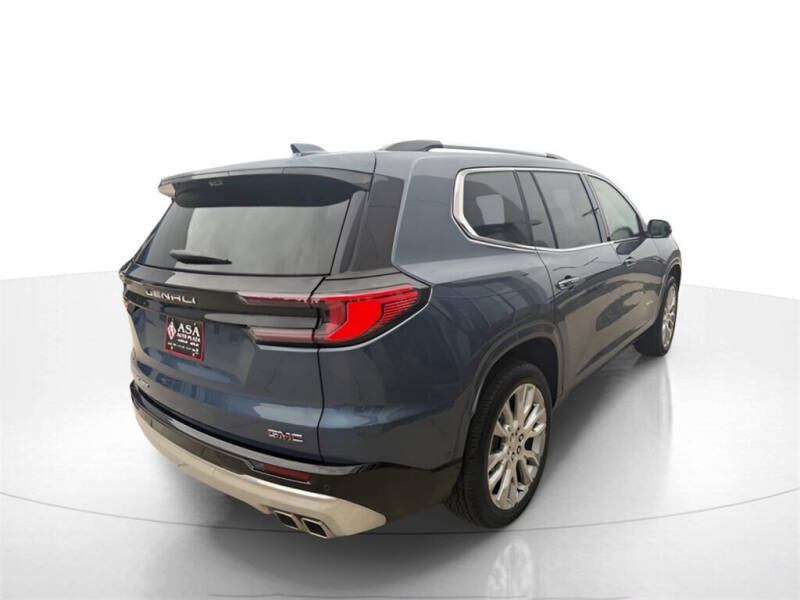 2025 GMC Acadia Denali