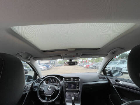 2020 Volkswagen Golf TSI