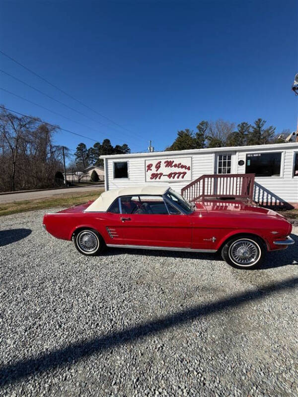 1966 Ford Mustang convertible V8