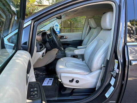 2021 Chrysler Voyager LXi