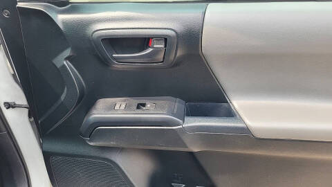 2017 Toyota Tacoma SR5