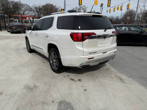 2017 GMC Acadia Denali