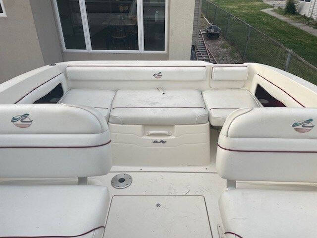 1998 Sea Ray 215 express cruiser