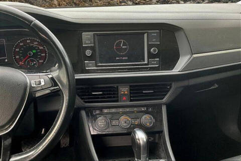 2019 Volkswagen Jetta R-Line