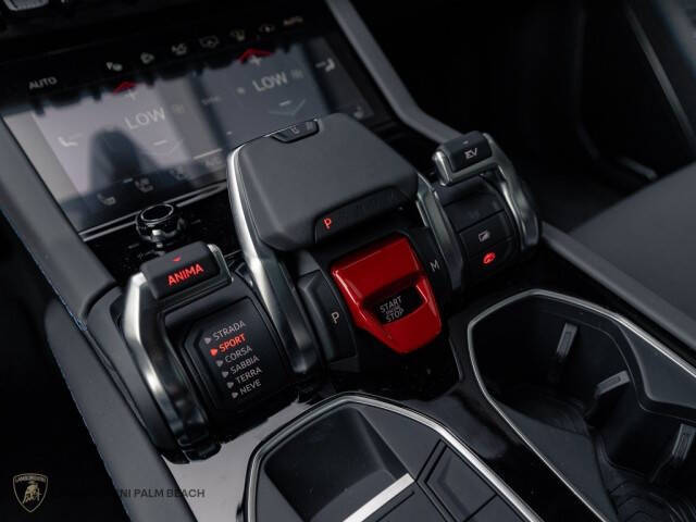 2025 Lamborghini Urus SE