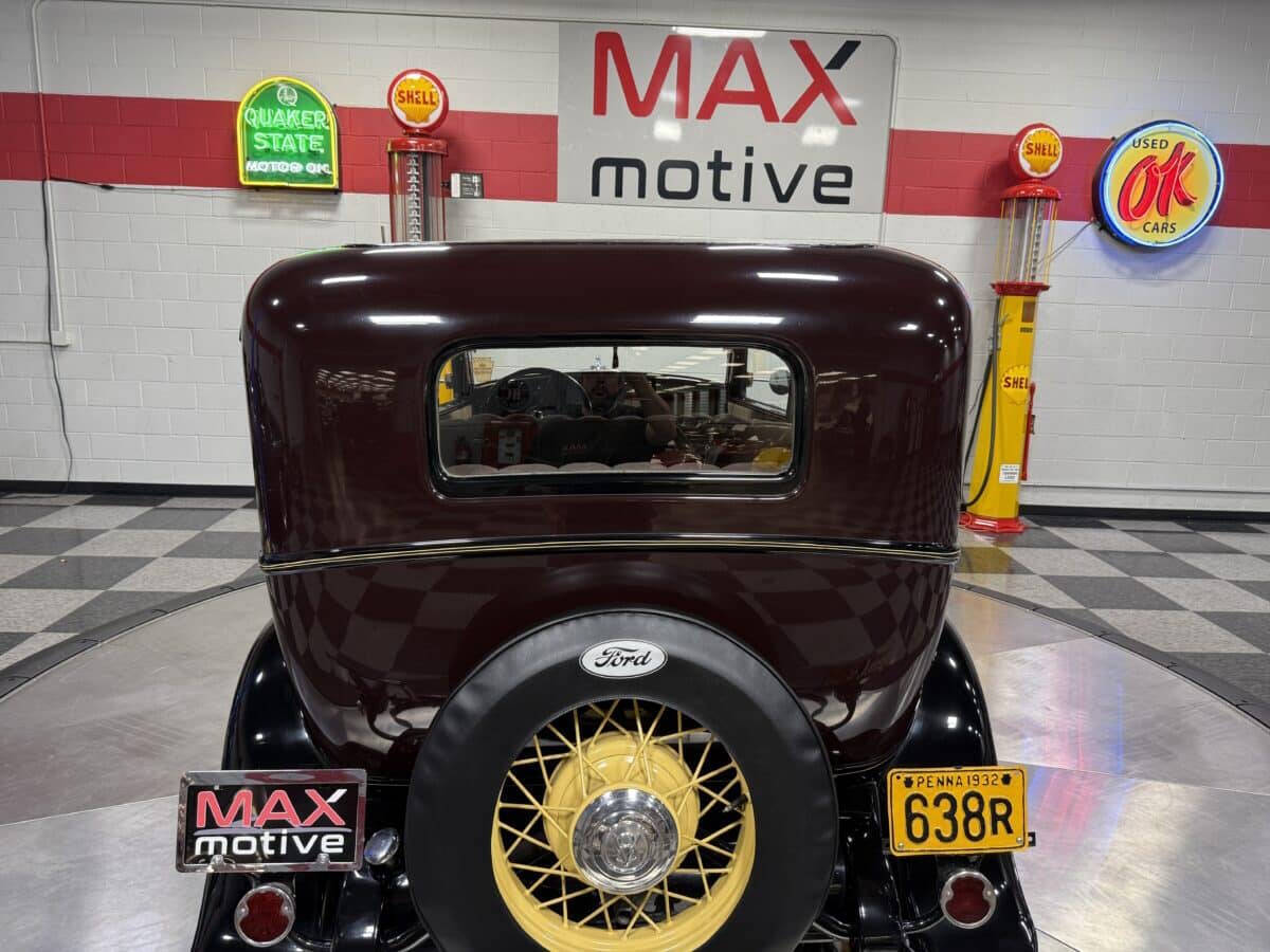 1932 Ford Model 18 26