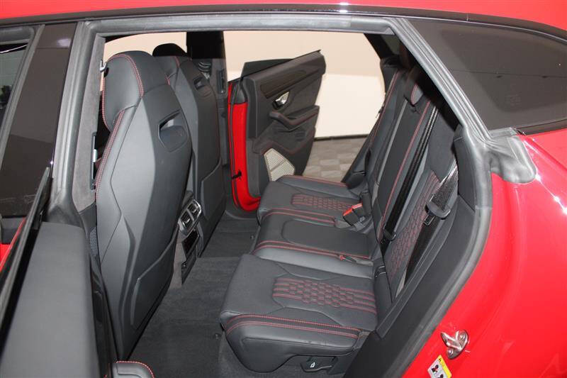 2025 Lamborghini Urus SE