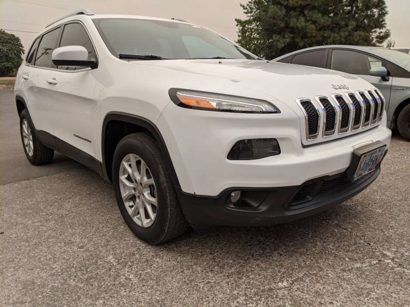 2015 Jeep Cherokee for sale at M AND S CAR SALES LLC in Independence OR
