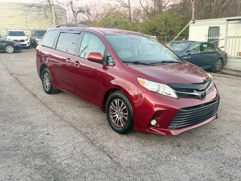 2020 Toyota Sienna XLE Premium 8-Passenger