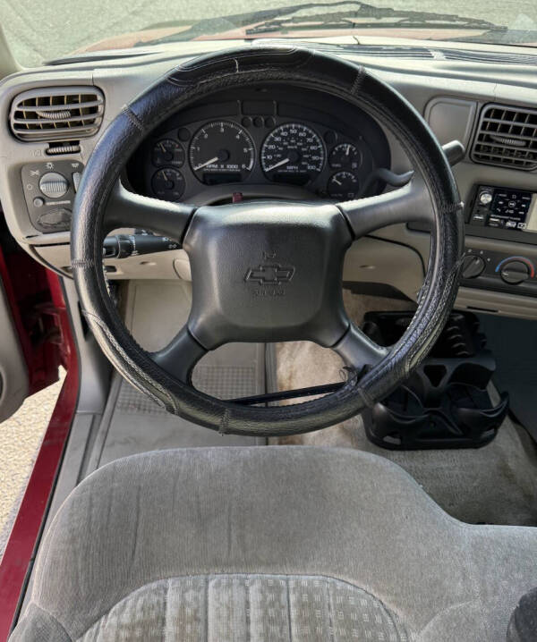 2002 Chevrolet S-10 LS