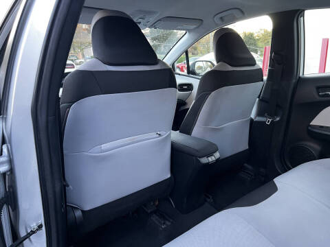 2022 Toyota Prius LE