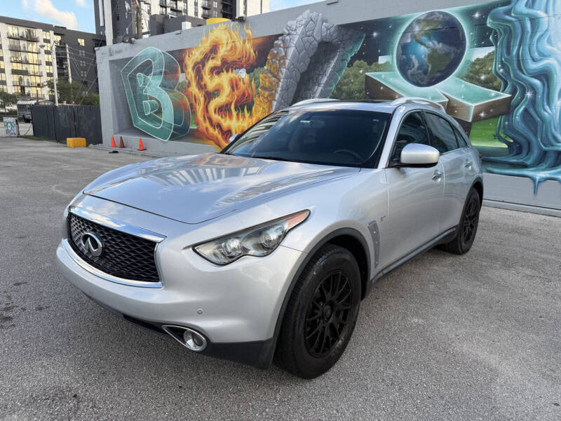2017 INFINITI QX70