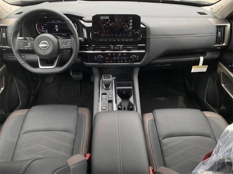 2025 Nissan Pathfinder Platinum