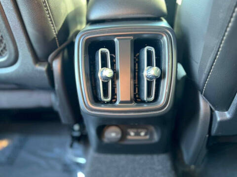 2023 Volvo XC40 B5 Core