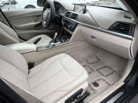 2012 BMW 3 Series 328i