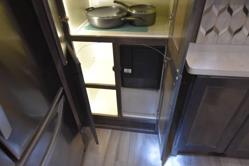 2022 Vanleigh RV Ambition Fifth Wheel