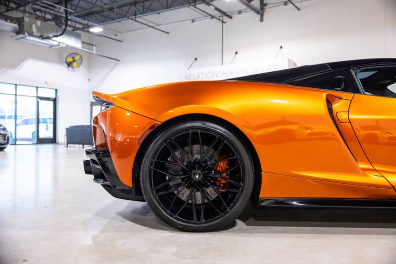 2023 McLaren GT