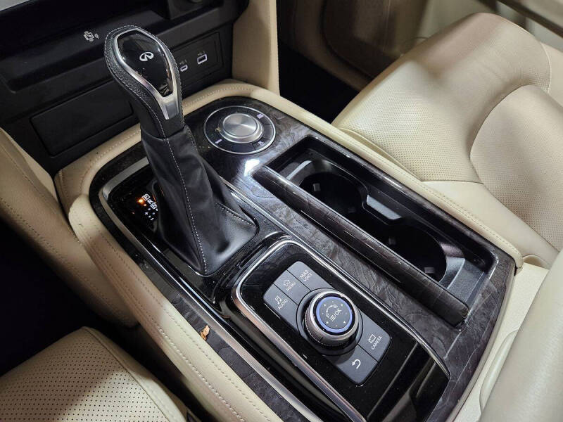 2022 Infiniti QX80 Luxe