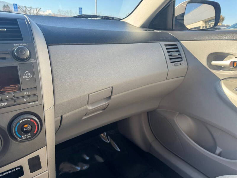 2011 Toyota Corolla LE