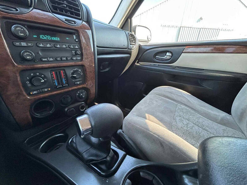 2005 Isuzu Ascender LS 5 Passenger