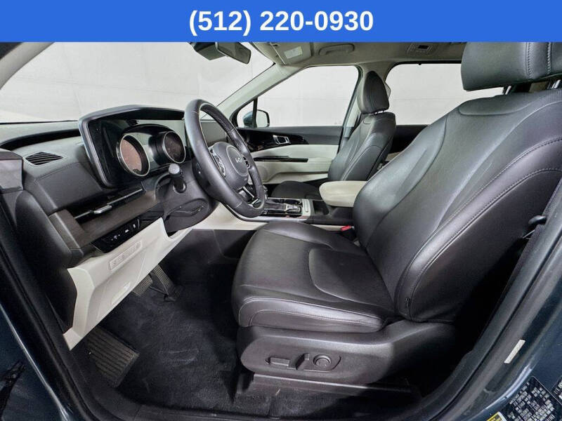 2023 Kia Carnival EX