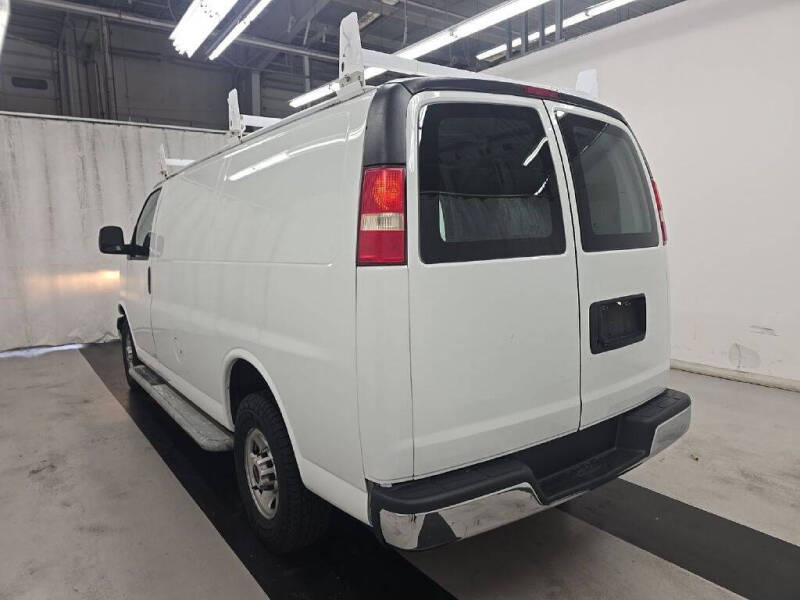 2020 GMC Savana Cargo Work Van - Photo 6