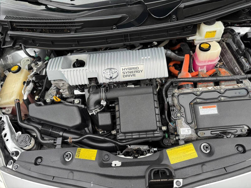 2013 Toyota Prius Three