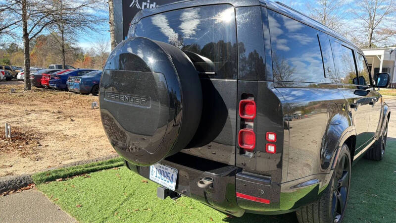 2024 Land Rover Defender 130 P400 X-Dynamic SE