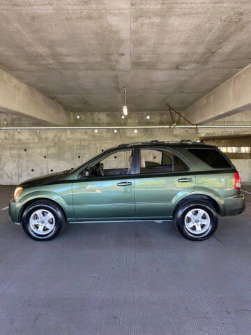 2004 Kia Sorento for sale at ALPINE MOTORS in Milwaukie OR