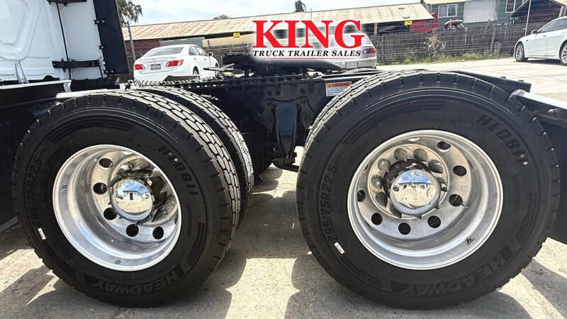 2024 Freightliner Cascadia