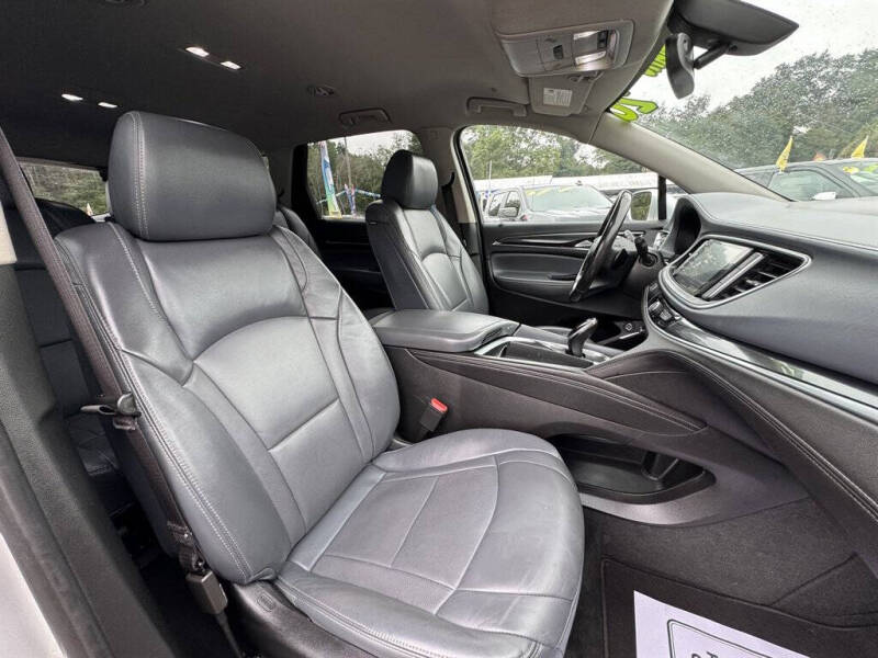 2020 Buick Enclave Essence