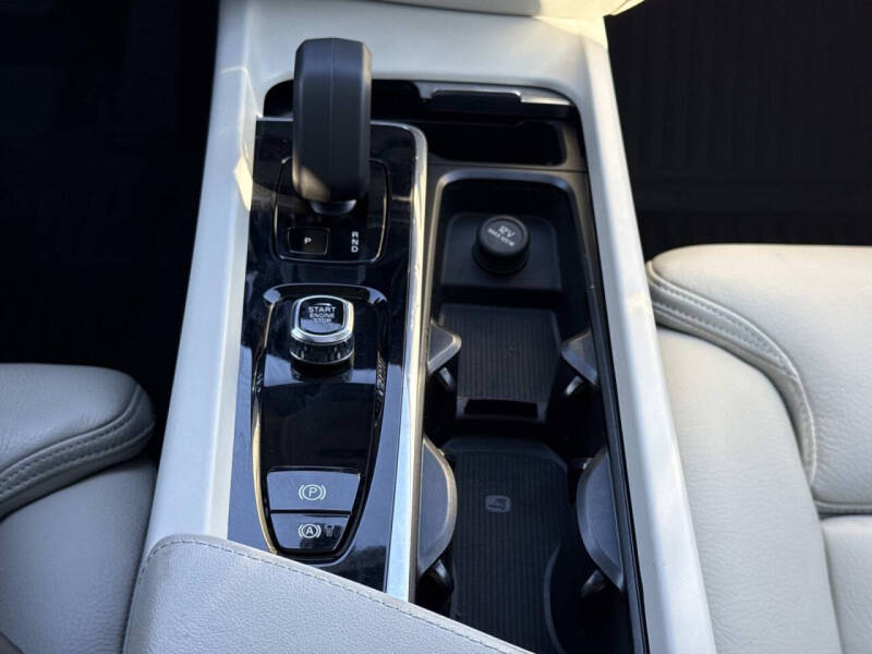 2024 Volvo S60 B5 Ultimate Dark Theme