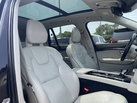 2018 Volvo XC90 T5 Momentum 5-Passenger