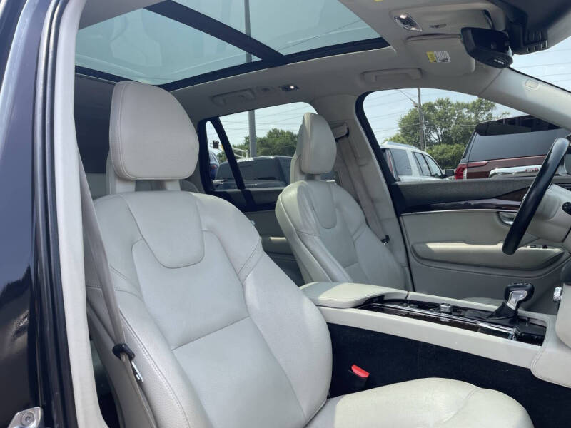 2018 Volvo XC90 T5 Momentum 5-Passenger