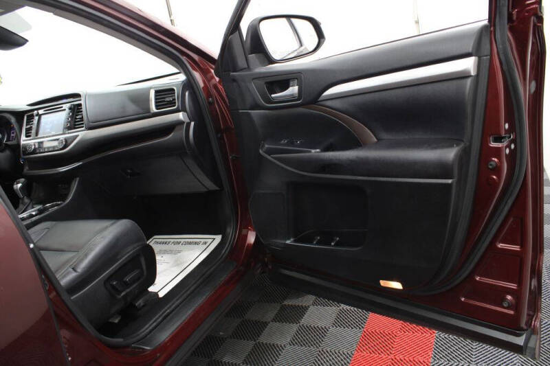 2017 Toyota Highlander SE