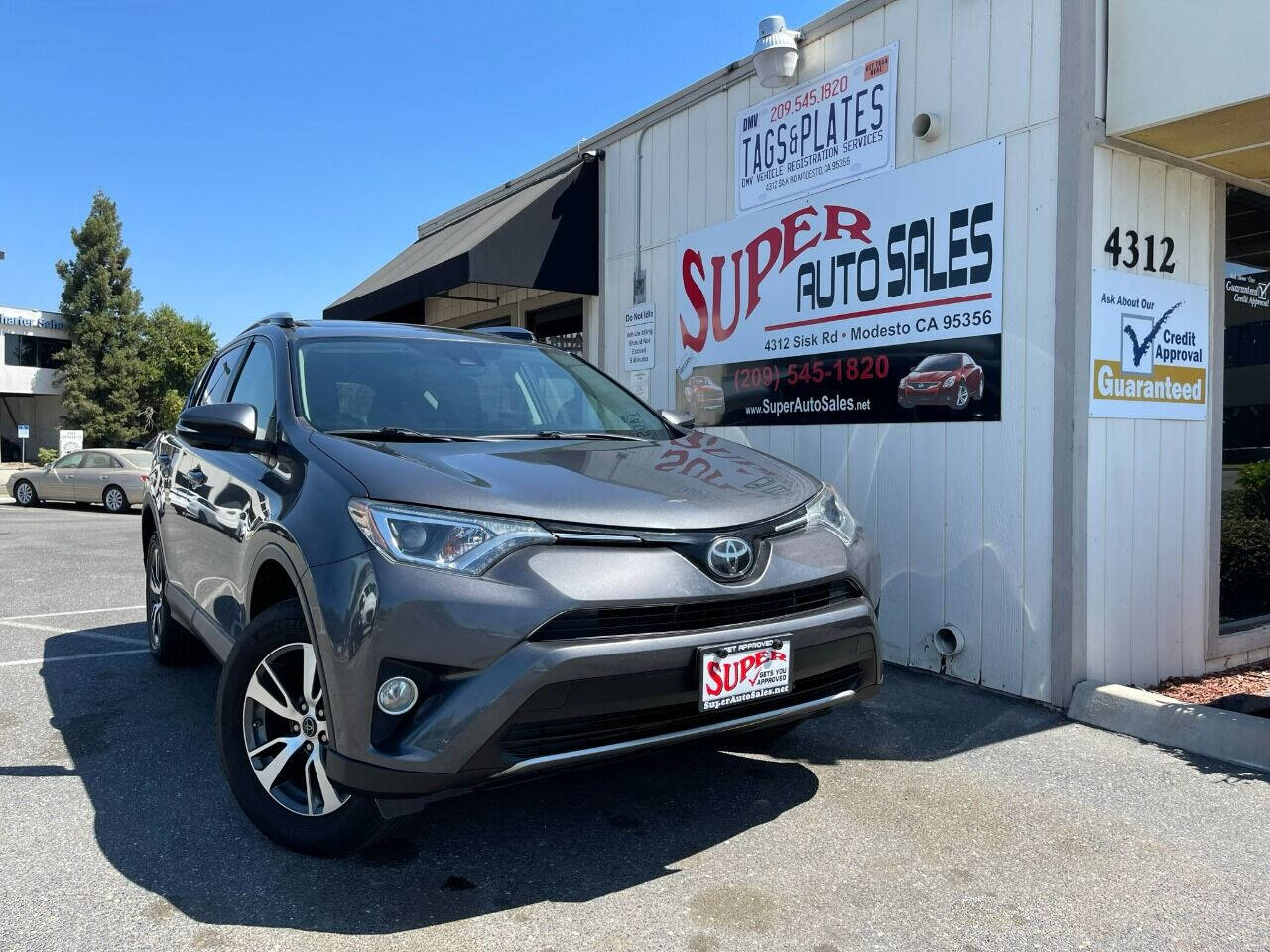 2018 Toyota RAV4 for sale at Super Auto Sales Modesto in Modesto, CA