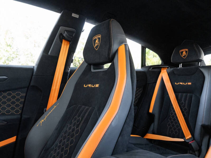 2023 Lamborghini Urus Performante
