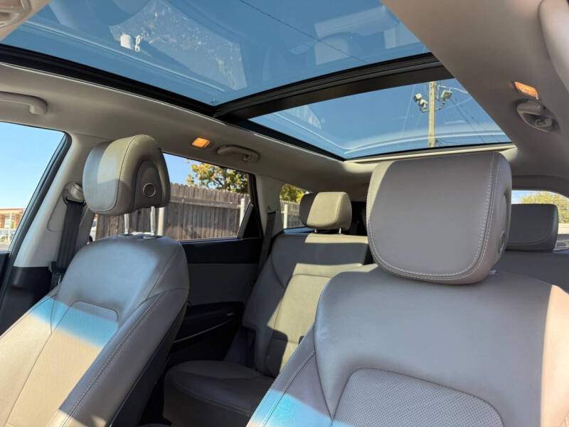 2017 Hyundai Santa Fe Limited Ultimate