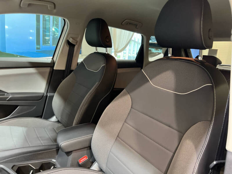 2023 Volkswagen Taos SE 4Motion