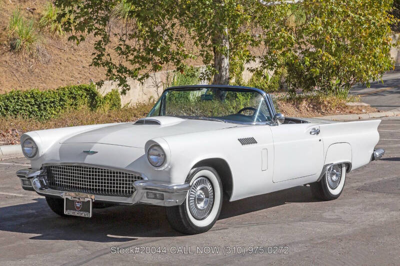 1957 Ford Thunderbird