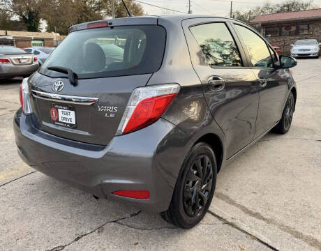 2013 Toyota Yaris 5-Door LE