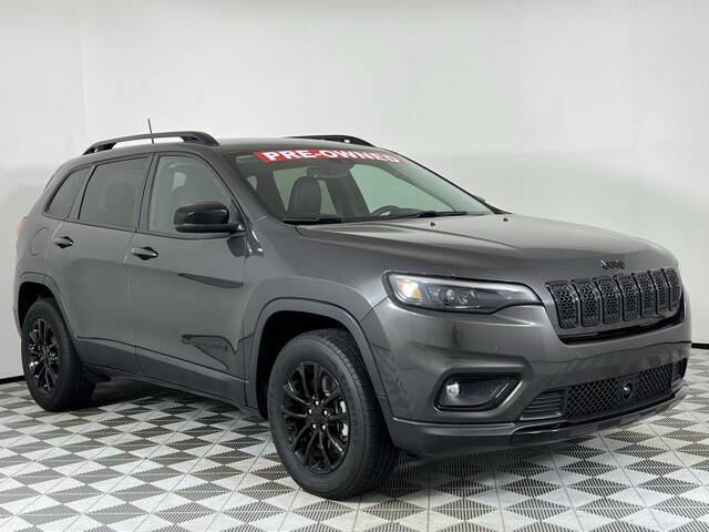 2023 Jeep Cherokee Altitude Lux's photo
