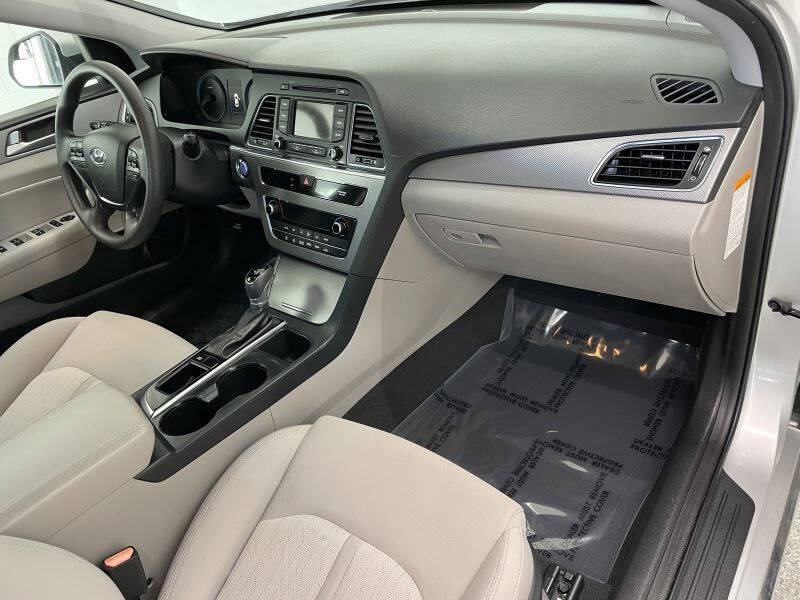 2016 Hyundai Sonata Hybrid SE