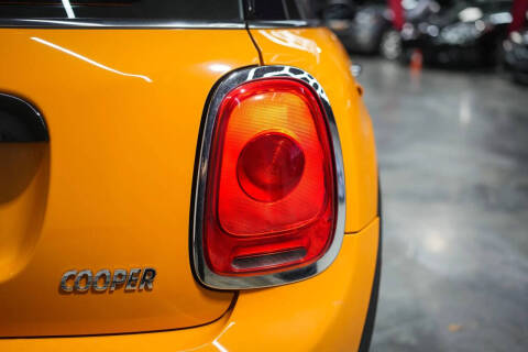 2016 MINI Hardtop 4 Door Cooper