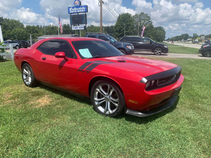 2012 Dodge Challenger R/T's photo
