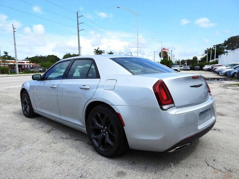 2021 CHRYSLER 300 Sedan - $23,900