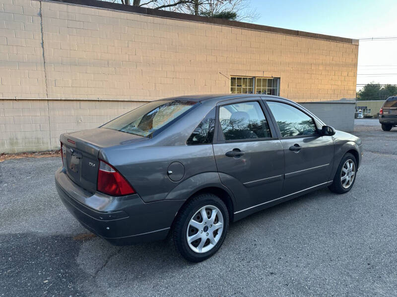2005 Ford Focus ZX4 SE