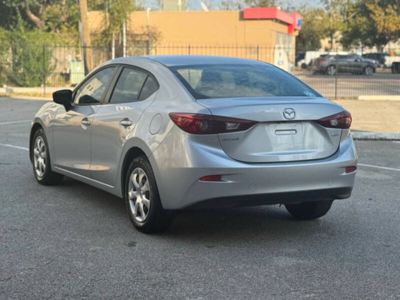 2018 Mazda MAZDA3 Sport